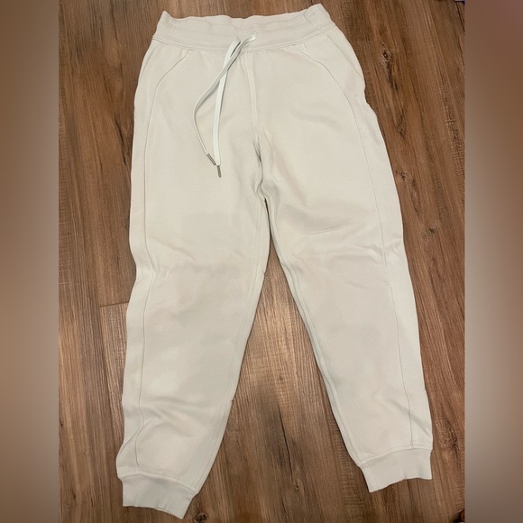 Lululemon Scuba Jogger - Picture 1 of 2